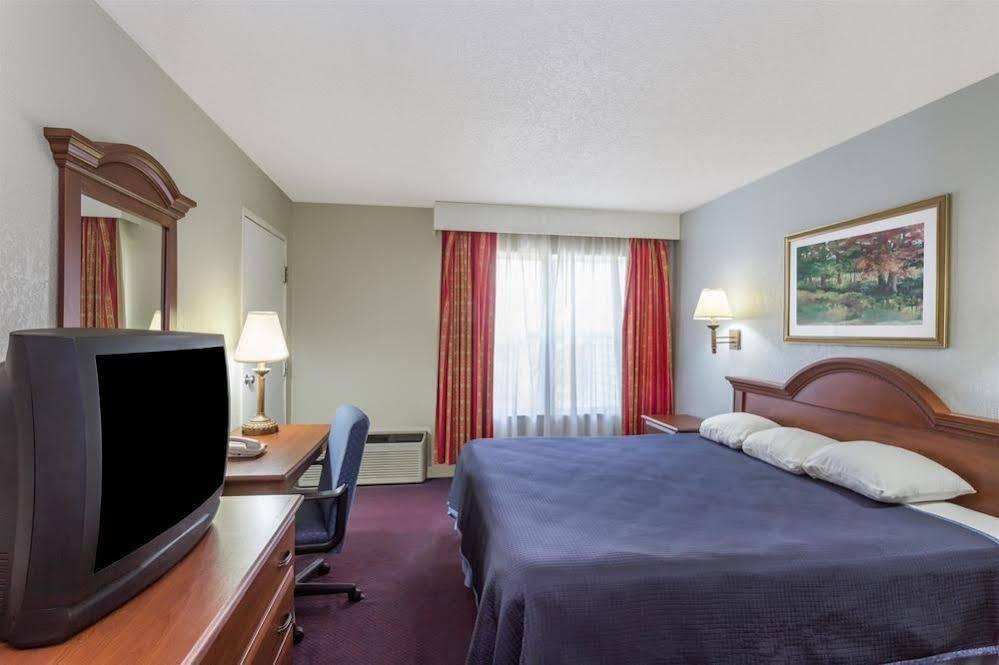 Baymont By Wyndham Lake Park Valdosta I75 Exterior foto